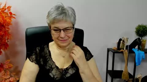 Snapshot of iris_xdesire chatting on October 31, 2025, 7:20 am I R I S online show from October 31, 2025, 7:20 am