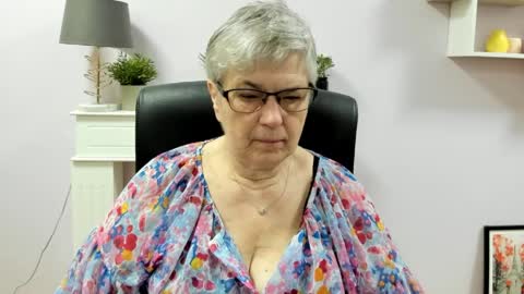 I R I S online show from May 25, 2026, 6:08 am