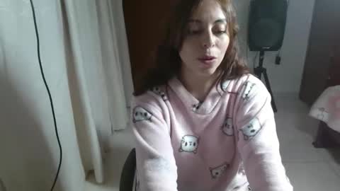 irisarellano_ online show from March 18, 2026, 1:36 pm