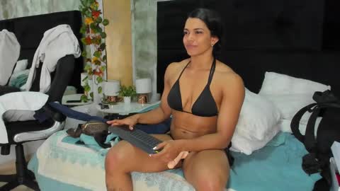 Snapshot of irisfit chatting on February 10, 2025, 1:35 am Iris Fit online show from February 10, 2025, 1:35 am