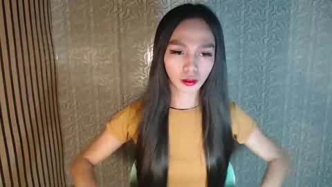 IRISH AND TRIXIE online show from April 20, 2026, 2:03 am