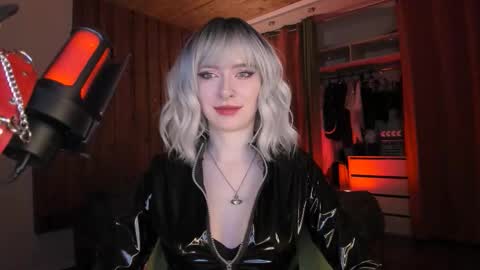 Miss Iris Fansly Miss Iris new inst.  online show from January 10, 2026, 10:58 pm