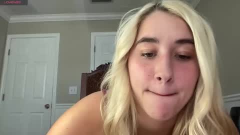 Irispink1 online show from November 4, 2025, 8:30 pm