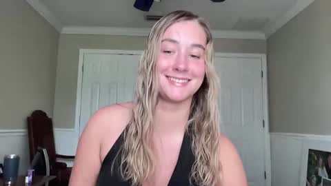 Irispink1 online show from June 8, 2026, 4:51 pm