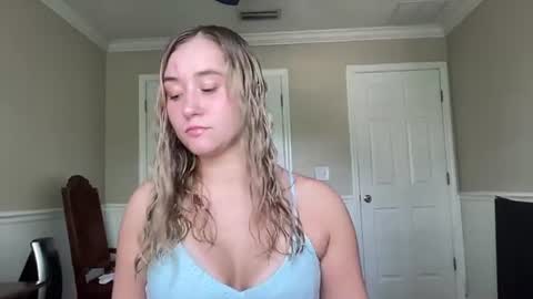 Irispink1 online show from June 21, 2026, 6:43 pm