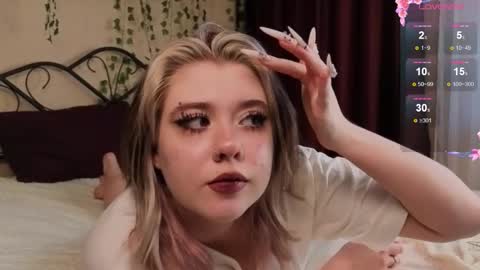 I am Cutie Iris3 online show from October 3, 2025, 7:49 am