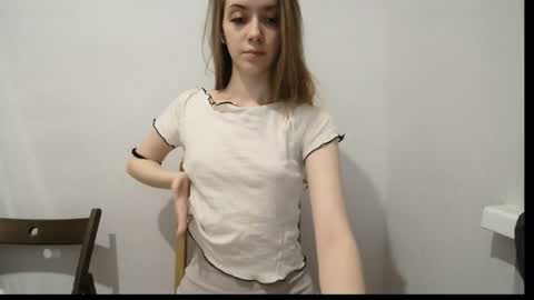 irma_b2004 online show from May 10, 2026, 7:41 pm