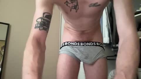 iroquois_cheeb online show from January 14, 2025, 3:22 am