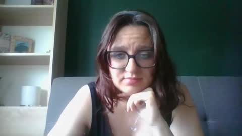 Snapshot of irresistibleparis chatting on June 3, 2026, 5:32 am Paris online show from June 3, 2026, 5:32 am