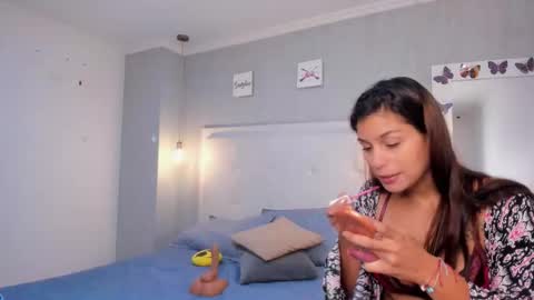 Snapshot of is_a_bell chatting on October 8, 2025, 2:04 pm is_a_bell online show from October 8, 2025, 2:04 pm