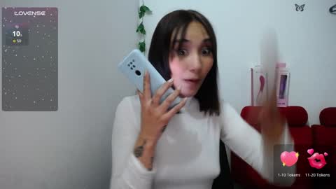 Snapshot of isa_bella___ chatting on January 8, 2025, 12:49 am Isa online show from January 8, 2025, 12:49 am