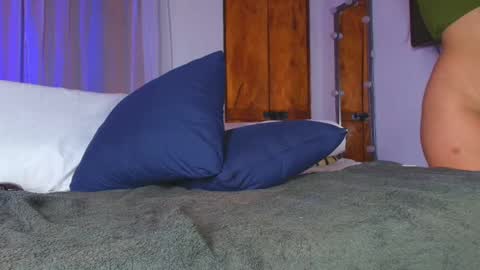 Snapshot of isa_bonnet chatting on October 3, 2025, 12:18 am Isa online show from October 3, 2025, 12:18 am