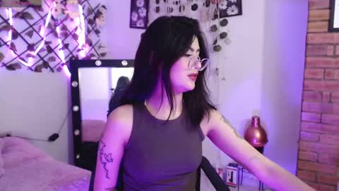 isabela online show from October 8, 2025, 3:26 am