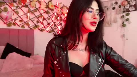 isabela online show from October 9, 2025, 3:48 am