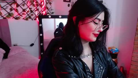 isabela online show from October 17, 2025, 3:10 am