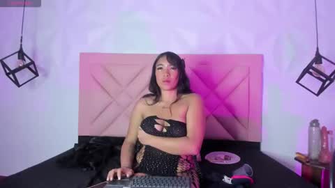 Snapshot of isa_cute_1 chatting on June 4, 2026, 8:37 pm ISABELLA online show from June 4, 2026, 8:37 pm