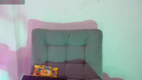 Isabella Hall online show from April 11, 2026, 12:04 am