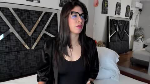 oIssaJonneso online show from October 25, 2025, 12:23 pm