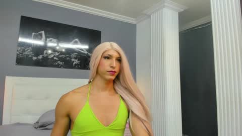 Isa Lancaster online show from February 3, 2025, 8:03 pm