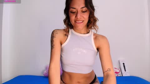 Snapshot of isa_laurentt chatting on January 23, 2025, 2:07 pm Isabella Laurentt online show from January 23, 2025, 2:07 pm