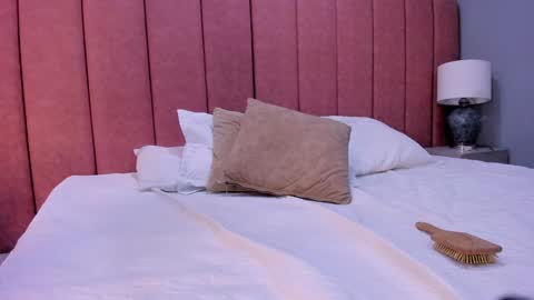 Snapshot of isa_little_star chatting on January 14, 2025, 6:28 pm Isa online show from January 14, 2025, 6:28 pm