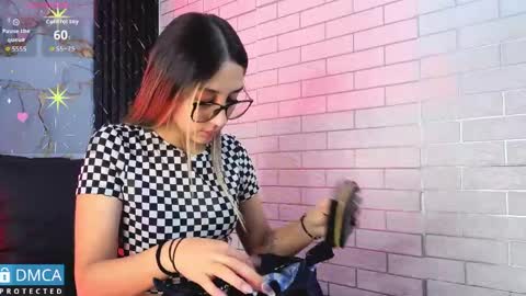 Snapshot of isa_sweet1_ chatting on May 14, 2026, 11:06 am Isa online show from May 14, 2026, 11:06 am
