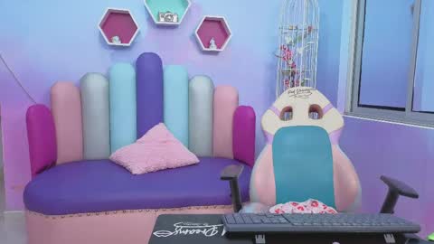 Isaa Skinny  online show from April 16, 2026, 4:02 am