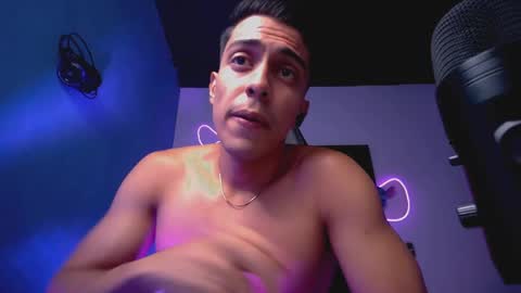 isaac279 online show from December 24, 2024, 2:43 am