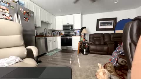 isaac_akamu online show from January 5, 2026, 5:27 pm