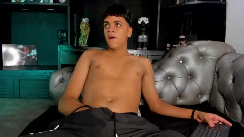 Isaac  online show from December 16, 2025, 8:25 pm