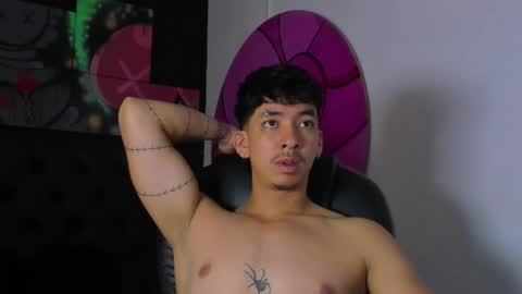 isaac_cryston online show from November 4, 2025, 8:19 pm