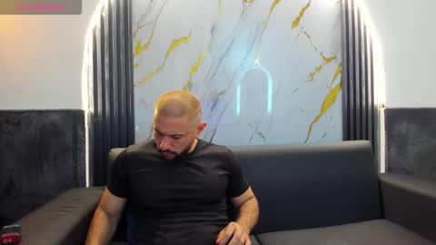 isaac_franko online show from November 8, 2025, 9:13 pm