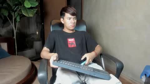 isaac_grimm online show from February 17, 2026, 3:03 am