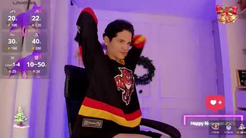 isaac online show from November 30, 2025, 9:52 pm