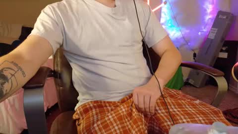 isaac online show from September 14, 2025, 1:32 pm