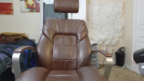 isaac online show from November 3, 2025, 8:54 pm