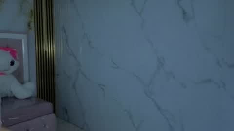 isabeau_s online show from July 16, 2026, 1:06 pm