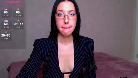 Snapshot of isabel_fontana chatting on September 27, 2025, 8:36 pm Bella online show from September 27, 2025, 8:36 pm