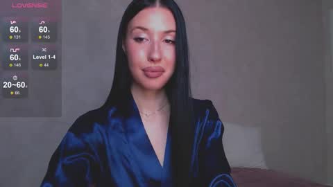 Snapshot of isabel_fontana chatting on September 29, 2025, 12:43 pm Bella online show from September 29, 2025, 12:43 pm