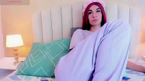 isabel_palmer online show from May 14, 2026, 9:32 pm
