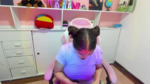 Snapshot of isabela_latingirl chatting on December 6, 2024, 4:14 am isabela online show from December 6, 2024, 4:14 am