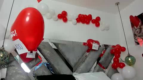 Snapshot of isabela_parkerr chatting on February 15, 2026, 6:32 am Mommy Isa online show from February 15, 2026, 6:32 am