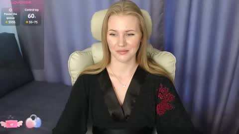 isabelallen online show from December 5, 2024, 10:01 am