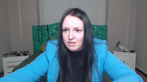 IsabelBlackberry online show from December 15, 2024, 2:05 pm