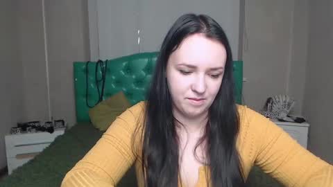 IsabelBlackberry online show from December 16, 2024, 6:21 am