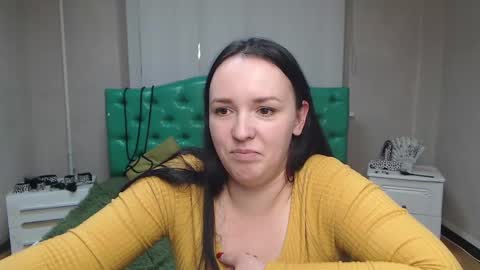 IsabelBlackberry online show from December 16, 2024, 12:27 pm