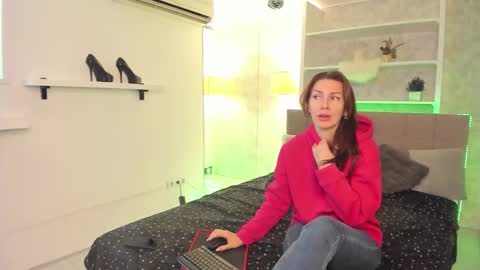 IsabelKiss online show from October 20, 2025, 6:25 am