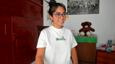 Isabella22 1 online show from December 3, 2024, 3:44 pm