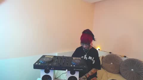 Snapshot of isabella__dark chatting on December 3, 2024, 1:30 am    online show from December 3, 2024, 1:30 am