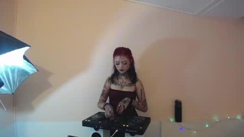 Snapshot of isabella__dark chatting on December 12, 2024, 12:27 am    online show from December 12, 2024, 12:27 am